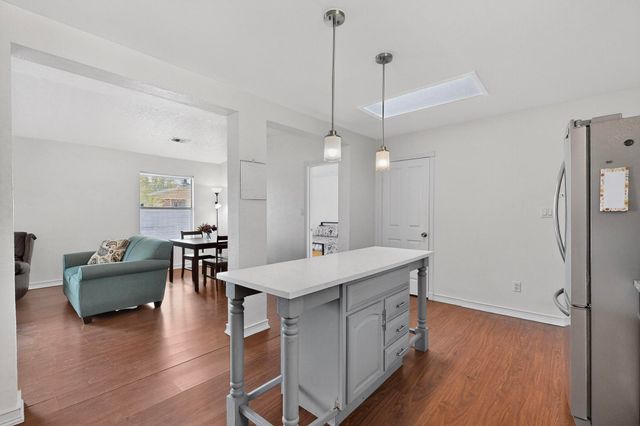 1370 Golden Eye Loop NE, Rio Rancho, NM 87144