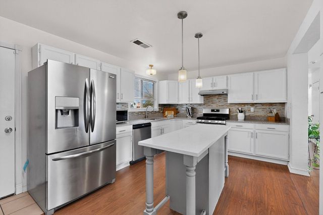 1370 Golden Eye Loop NE, Rio Rancho, NM 87144