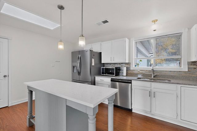 1370 Golden Eye Loop NE, Rio Rancho, NM 87144