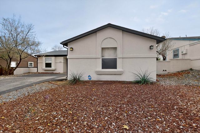 1370 Golden Eye Loop NE, Rio Rancho, NM 87144