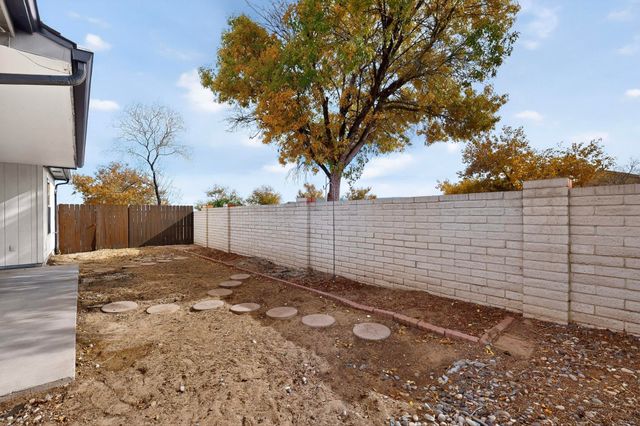 1370 Golden Eye Loop NE, Rio Rancho, NM 87144