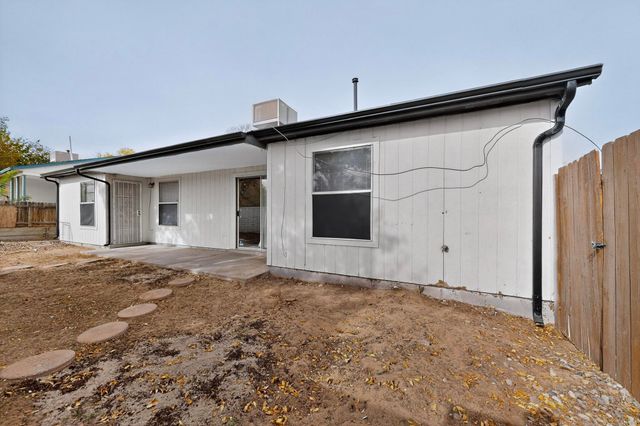 1370 Golden Eye Loop NE, Rio Rancho, NM 87144
