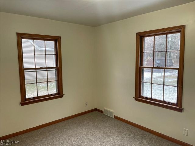 2224 Coral Sea Drive, Youngstown, OH 44511