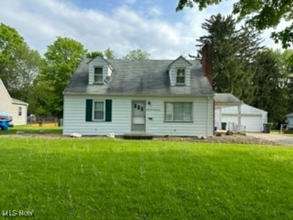 2224 Coral Sea Drive, Youngstown, OH 44511