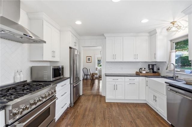 424 Cascade Drive NW, Marietta, GA 30064