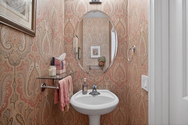 36 Champlain Circle, Plymouth, MA 02360