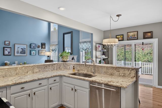 36 Champlain Circle, Plymouth, MA 02360