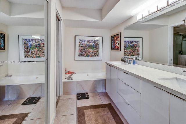 3500 Mystic Pointe Dr 302, Aventura, FL 33180