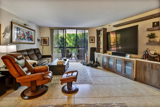 3500 Mystic Pointe Dr 302, Aventura, FL 33180