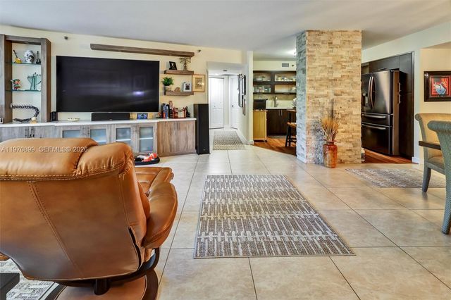 3500 Mystic Pointe Dr 302, Aventura, FL 33180