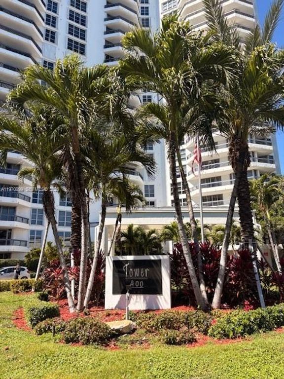 3500 Mystic Pointe Dr 302, Aventura, FL 33180