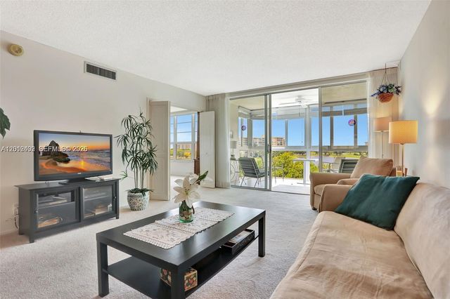 3091 N Course Dr 502, Pompano Beach, FL 33069