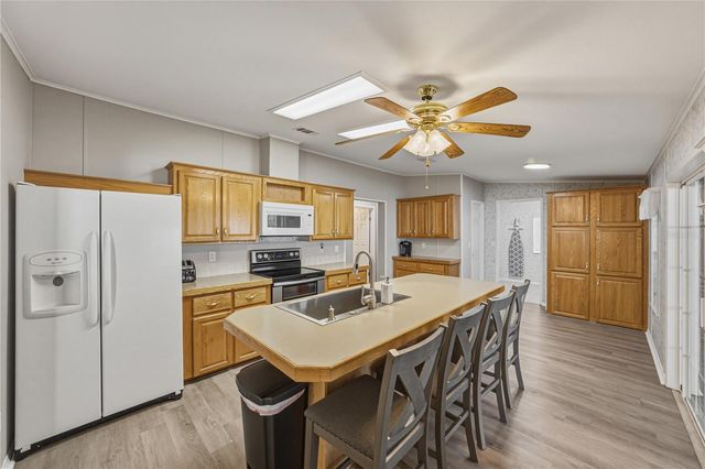 37410 NEUKOM AVENUE, Zephyrhills, FL 33541