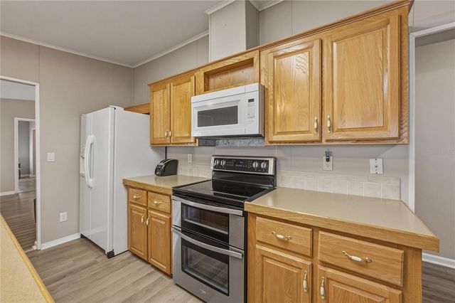 37410 NEUKOM AVENUE, Zephyrhills, FL 33541