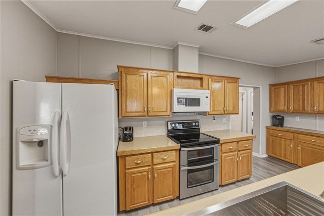 37410 NEUKOM AVENUE, Zephyrhills, FL 33541