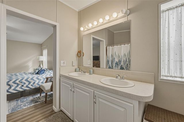 37410 NEUKOM AVENUE, Zephyrhills, FL 33541