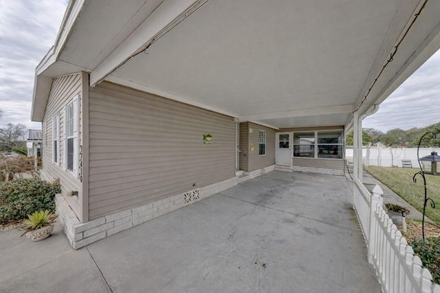 37410 NEUKOM AVENUE, Zephyrhills, FL 33541