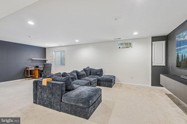 1902 REGIMENT WAY, Frederick, MD 21702