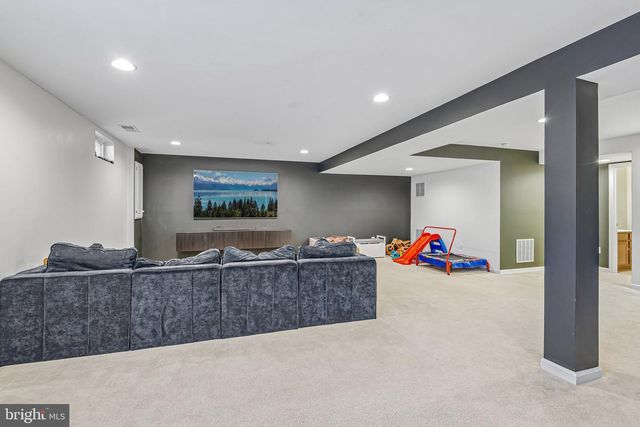 1902 REGIMENT WAY, Frederick, MD 21702