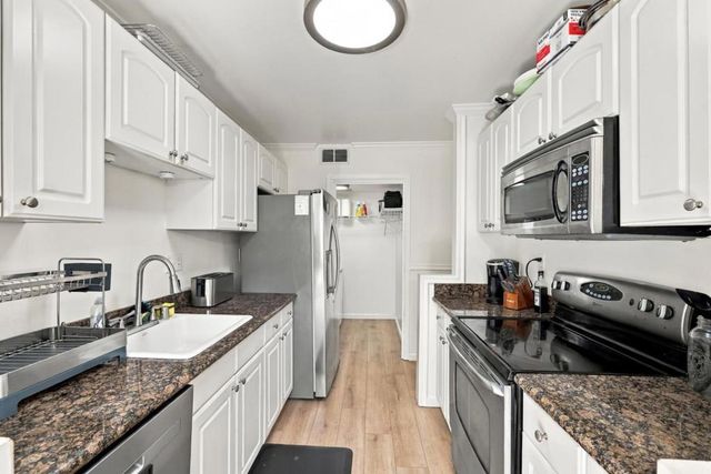 3358 Brittan Avenue 6, San Carlos, CA 94070