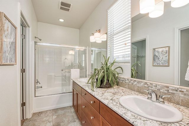 3530 Luminary Way, Clovis, CA 93619