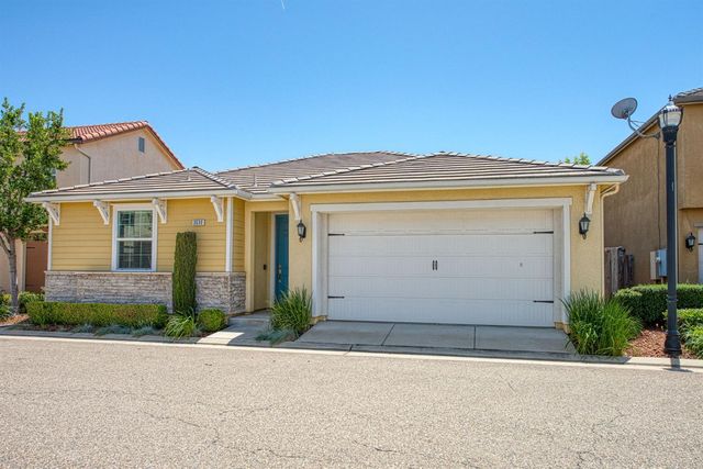 3530 Luminary Way, Clovis, CA 93619