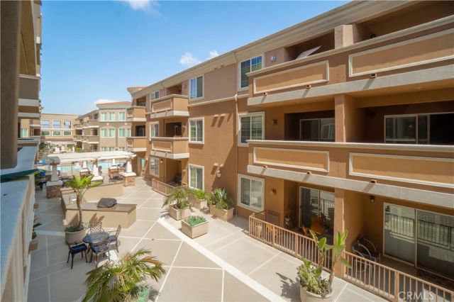 2750 Artesia 241, Redondo Beach, CA 90278