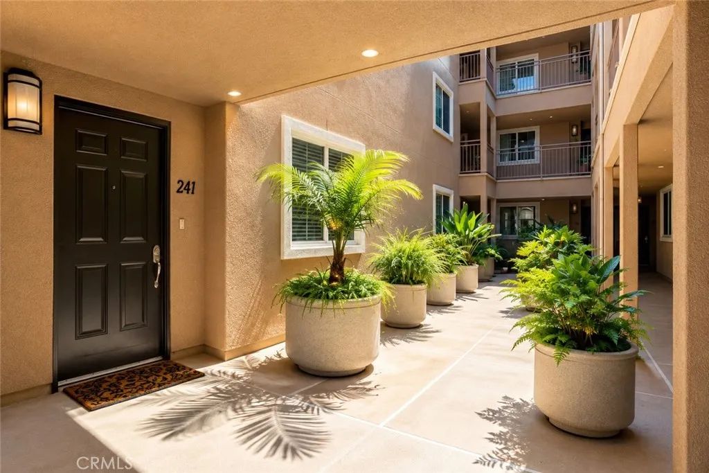 2750 Artesia 241, Redondo Beach, CA 90278