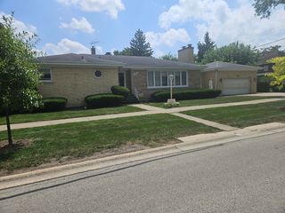 7233 W Monroe Street, Niles, IL 60714