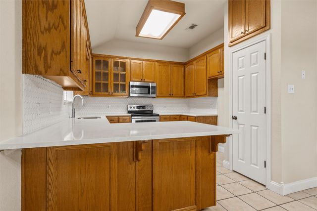 940 Cheyenne Trail, Hewitt, TX 76643