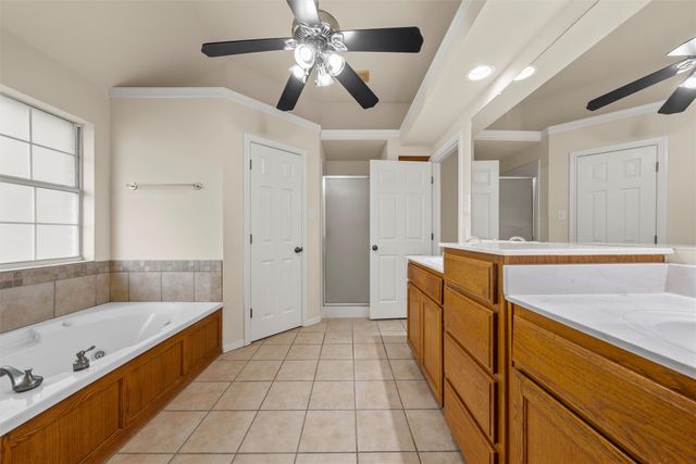 940 Cheyenne Trail, Hewitt, TX 76643