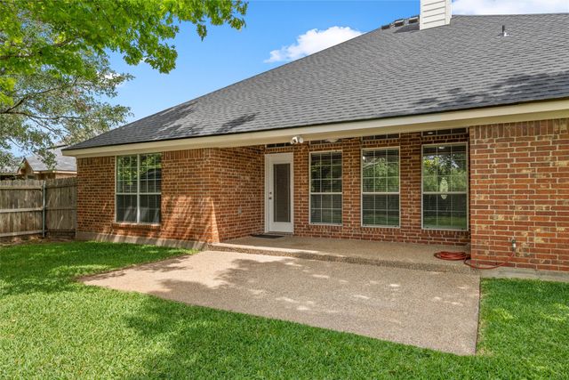 940 Cheyenne Trail, Hewitt, TX 76643