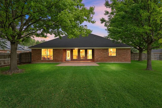 940 Cheyenne Trail, Hewitt, TX 76643
