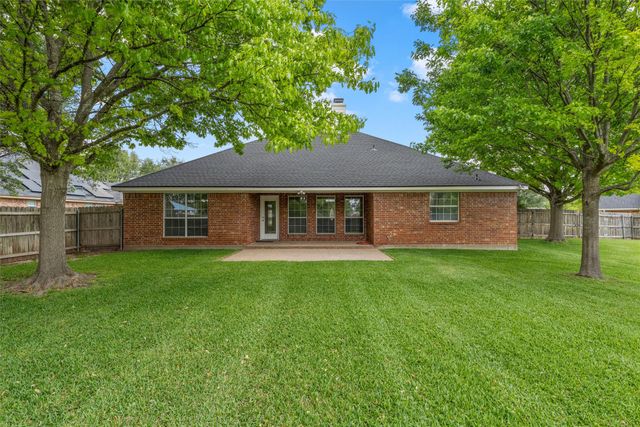940 Cheyenne Trail, Hewitt, TX 76643