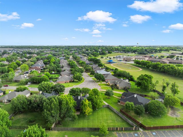 940 Cheyenne Trail, Hewitt, TX 76643