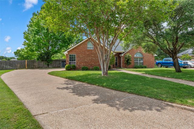 940 Cheyenne Trail, Hewitt, TX 76643