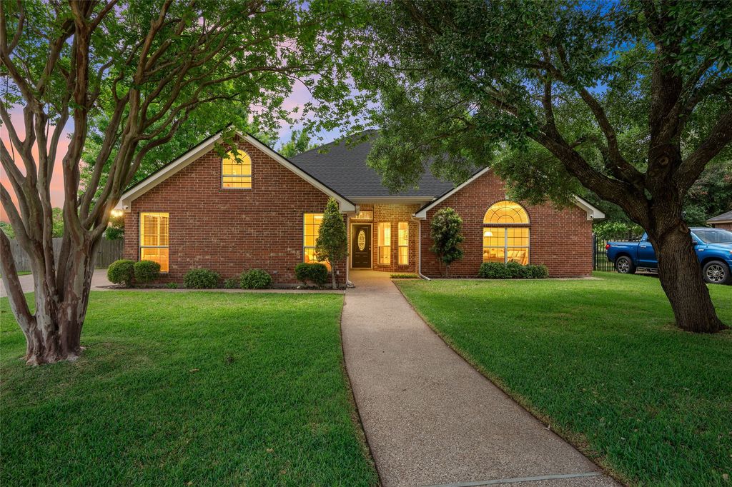 940 Cheyenne Trail, Hewitt, TX 76643