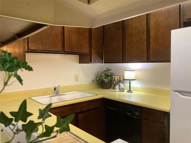 1820 E Kings Highway 243, Shreveport, LA 71105