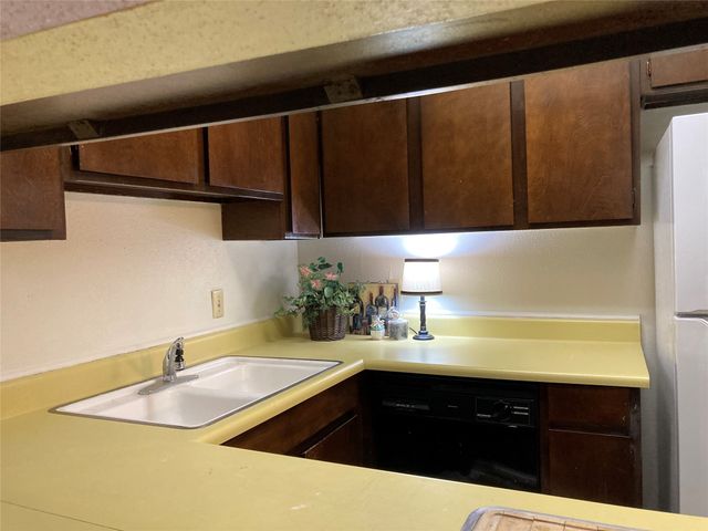 1820 E Kings Highway 243, Shreveport, LA 71105