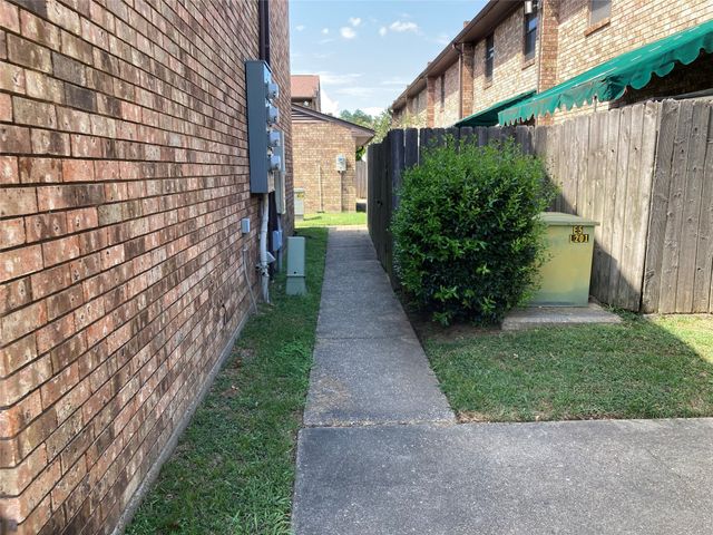 1820 E Kings Highway 243, Shreveport, LA 71105