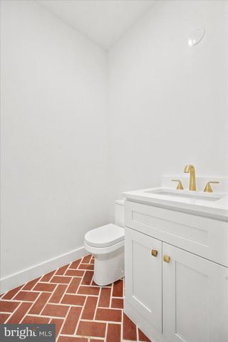 1756 YELLOW SPRINGS RD, Malvern, PA 19355