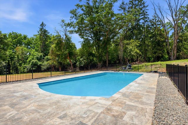 1756 YELLOW SPRINGS RD, Malvern, PA 19355