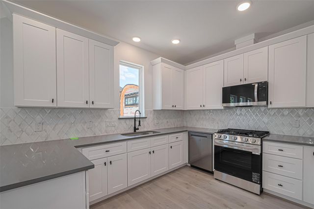 1354 W 24th Street, Houston, TX 77008