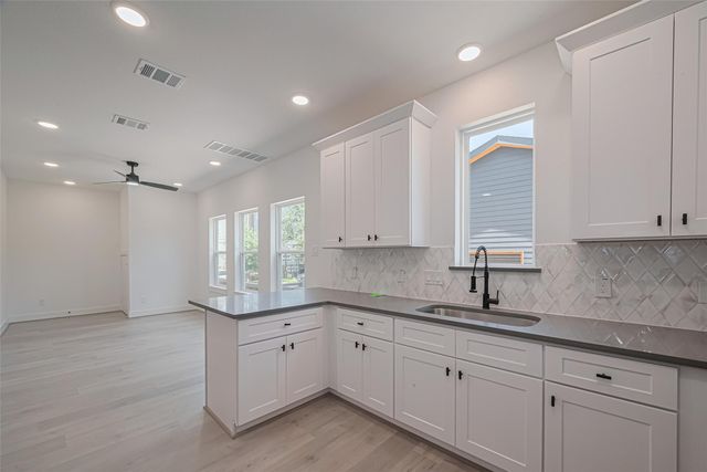 1354 W 24th Street, Houston, TX 77008