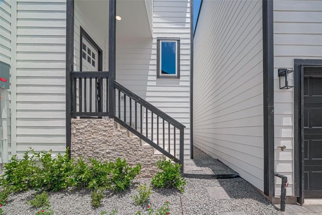 1354 W 24th Street, Houston, TX 77008