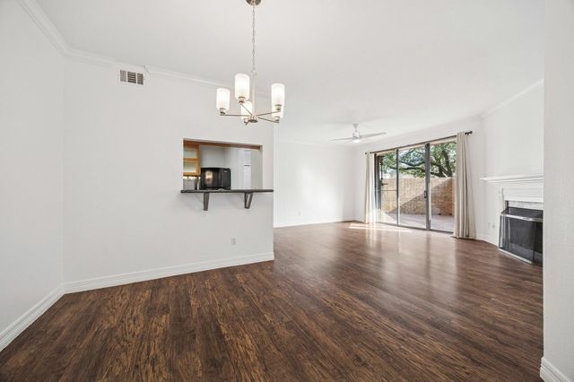 5200 Weslayan Street 101, Houston, TX 77005