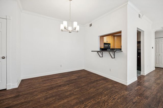 5200 Weslayan Street 101, Houston, TX 77005