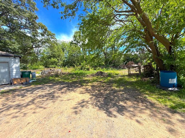 1491 Service Street, Lake Station, IN 46405