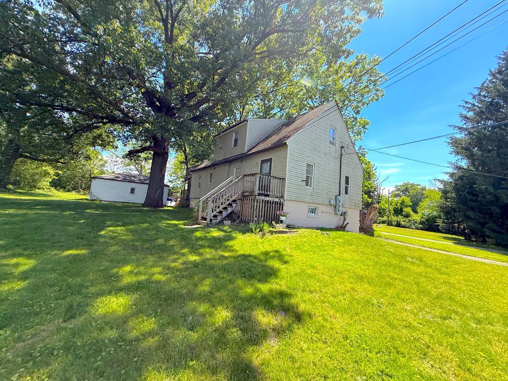 1491 Service Street, Lake Station, IN 46405