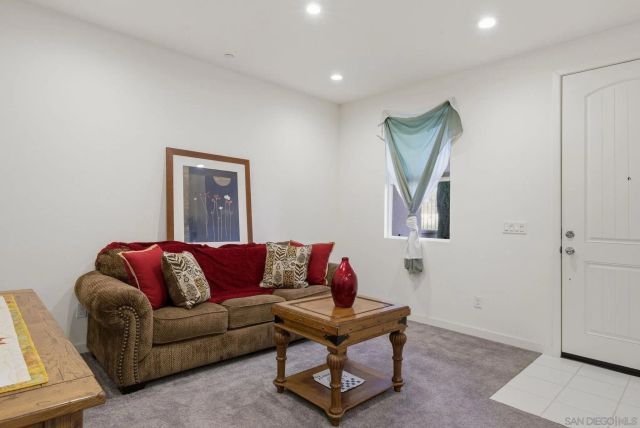 4129 Sitio Flor, Oceanside, CA 92057